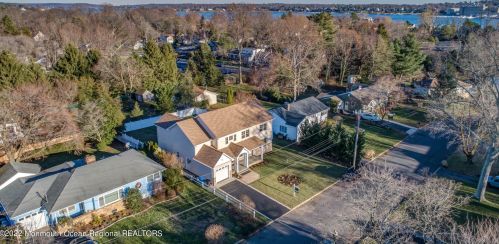 57 Louis Cir, Tinton Falls NJ  07701-6220 exterior