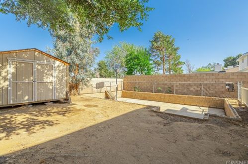 42336 La Gabriella Dr, Lancaster CA 93536-4388 exterior