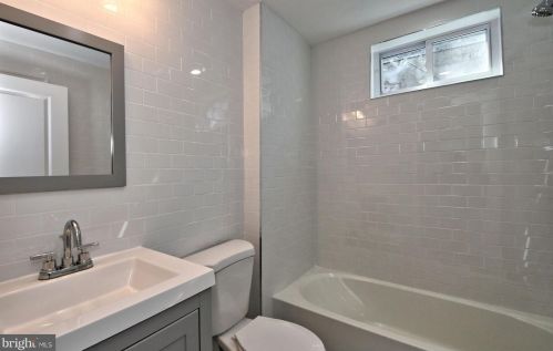 328 61 St, Philadelphia PA 19142-3402 exterior