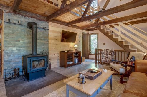 19 Eidelweiss Dr, Madison, NH 03849-5634