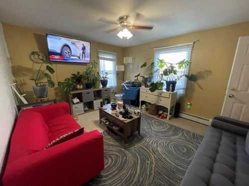 14 Lancashire St, Providence, RI 02908-1611