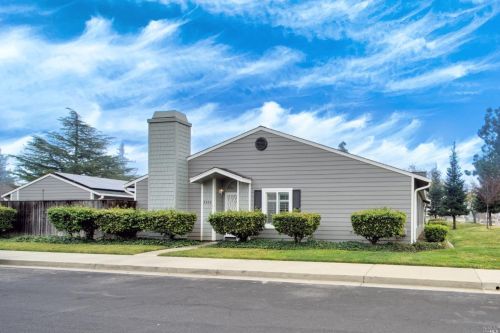 2648 Nut Tree Rd, Vacaville, CA 95687-6799