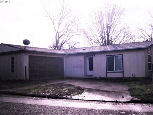 285 9th St, Lafayette, OR 97127-9150