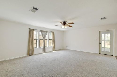 400 Masonwood Dr, Uhland TX 78640-4609 exterior