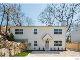 16 Woodbine St, Norwalk, CT 06853-1032