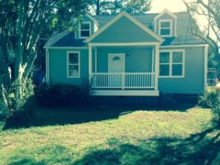 2205 Greenwood Dr, Portsmouth, VA 23702-1708