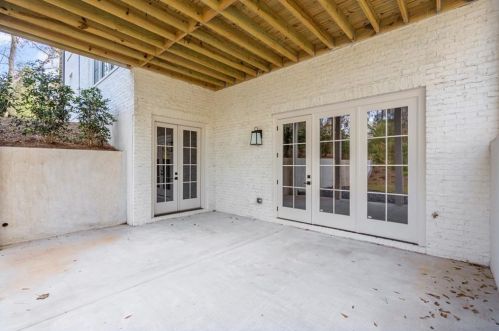 679 Moores Mill Rd, Atlanta GA  30327-0015 exterior