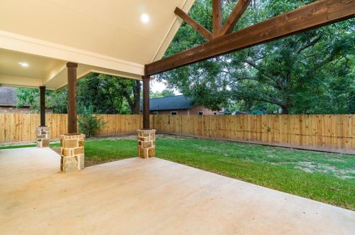 639 Tj Wright St, Angleton TX 77515-4355 exterior