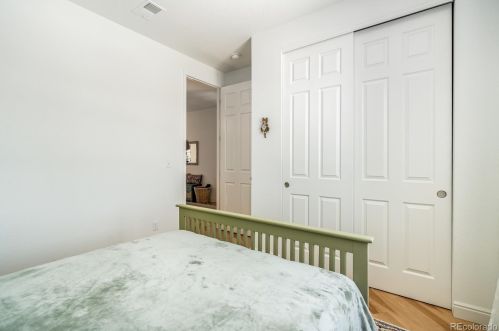 273 Kewaunee Way, Aurora CO 80016-4327 exterior