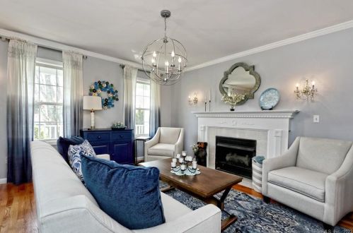 20 Wall St, Milford, CT 06460-8128