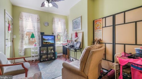 2408 4th St, Philadelphia PA  19148-3905 exterior