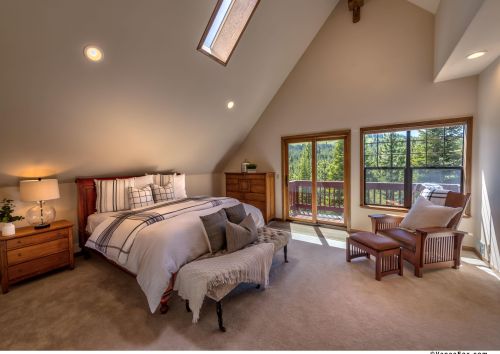 12275 Stockholm Way, Truckee CA  96161-6945 exterior