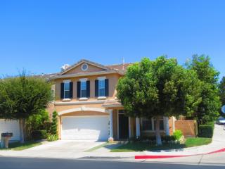 87 Montrose, Irvine CA  92620-7904 exterior