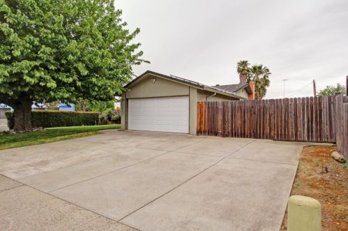 10690 Audubon Way, Rancho Cordova, CA 95670-3942