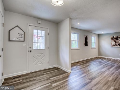 2324 Chestnut Hill Rd, Harpers Ferry WV  25425-5140 exterior