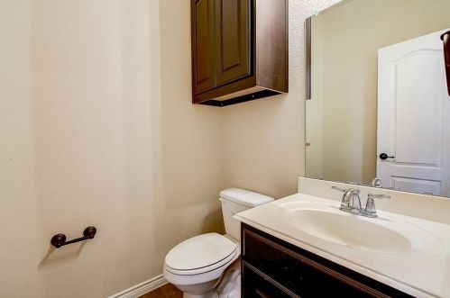 4272 Comanche Dr, Carrollton TX 75010-3300 exterior