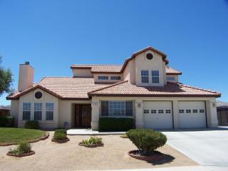 405 Shamrock Ave, Ridgecrest, CA 93555-7676