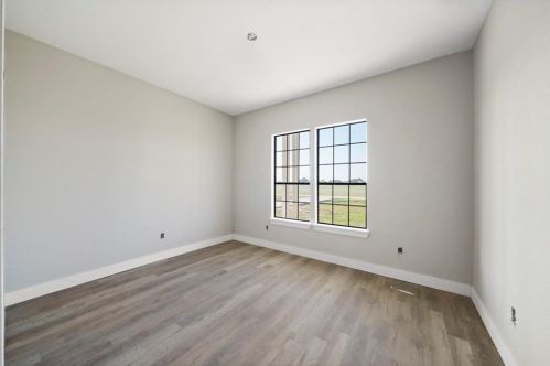 519 Chuckwagon Trl, Angleton TX 77515 exterior