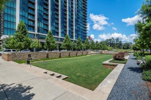 3481 Lakeside Dr, Atlanta GA  30326-1347 exterior