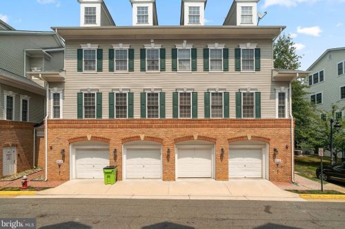 8931 Milford Haven Ct, Lorton, VA 22079-4714