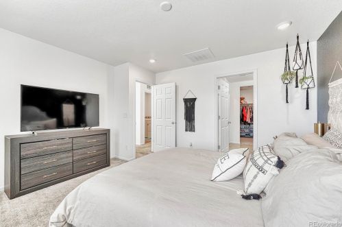 21543 59th Pl, Denver CO  80019-6614 exterior