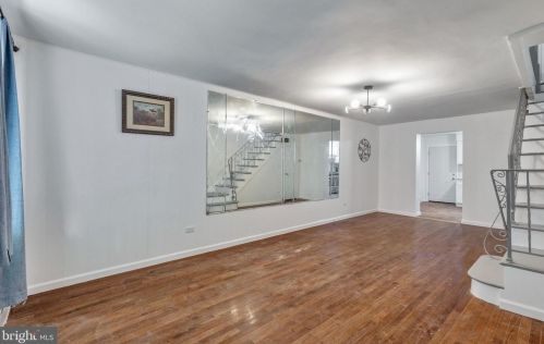 715 Earp St, Philadelphia, PA 19147-5722