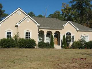 2045 Pate Ridge Dr, Loganville, GA 30052-5101