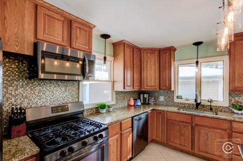 316 Gdn Ct, Sycamore IL  60178-2414 exterior