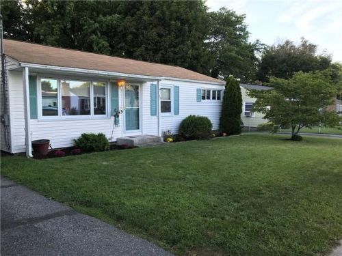 37 Vista Dr, Lincoln, RI 02865-1633