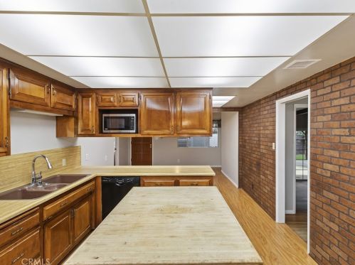 3506 Roslyn St, Riverside CA  92504-3535 exterior