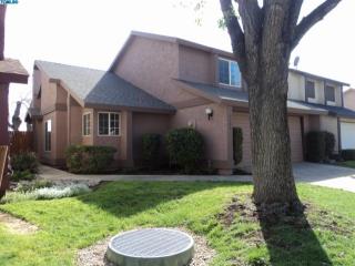 1145 Ferguson Ave, Visalia, CA 93291-2452