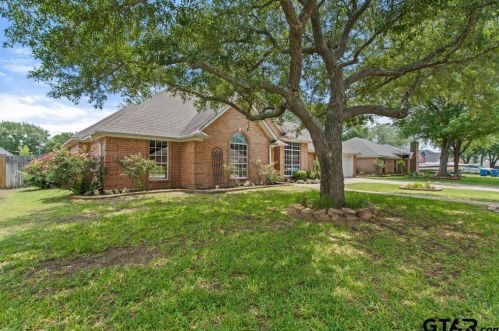 106 Hummingbird Ln, Whitehouse, TX 75791-3627
