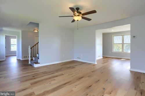 2316 Walnut Bottom Rd, Carlisle PA  17015-9374 exterior