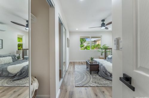1607 Alencastre St, Honolulu, HI 96816-1917