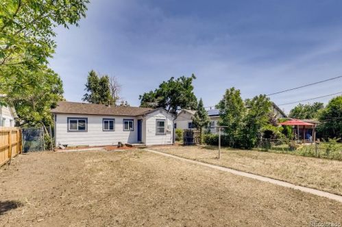 1733 Oakland St, Denver CO  80010-2823 exterior