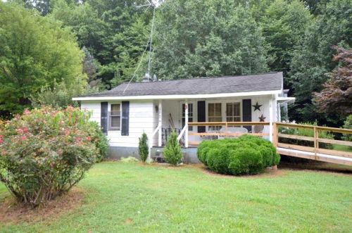 1170 Old School House Rd, Ararat, VA 24053-3472