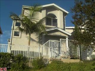 3045 104th St, Inglewood, CA 90303-1535