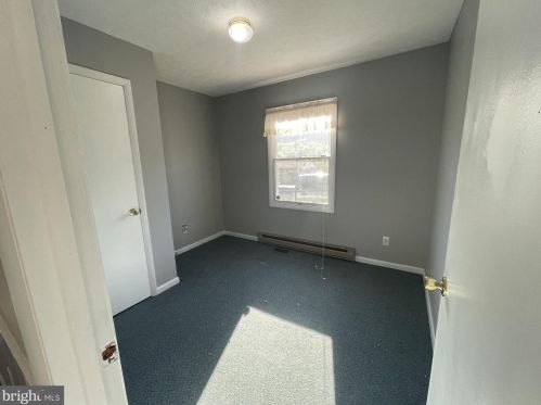 674 Harrison Ave, Berkeley Springs WV  25411-2106 exterior