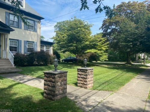 541 Lake Ave, Rahway, NJ 07065-2511
