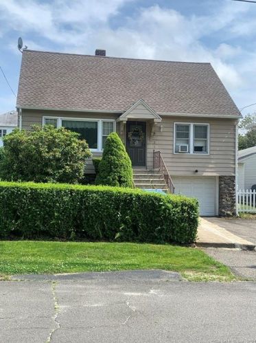 133 Wilkenda Ave, Waterbury, CT 06708-3654