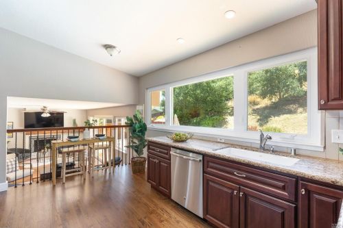 1117 Mountain View Cir, Fairfield CA  94558-5311 exterior