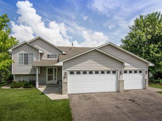 207 Bluestem Ave, Prior Lake, MN 55379-8036