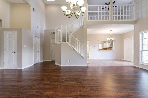 2818 Lk Vly Dr, Garland TX exterior