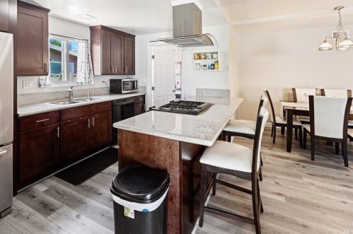 605 Hilda St, Anaheim CA  92806-4306 exterior