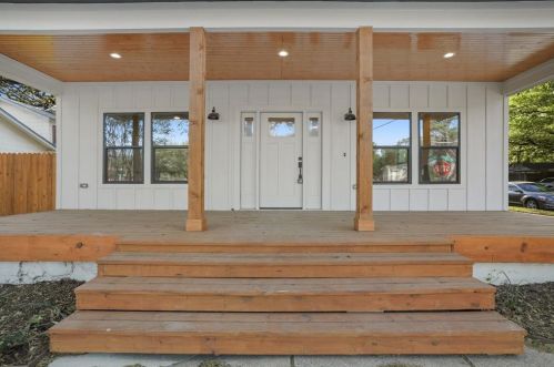 1821 Sylvania Ave, Fort Worth TX  76111-2740 exterior