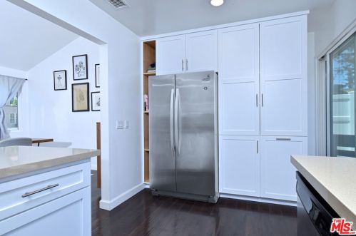 14609 Albers St, Van Nuys CA  91411-3711 exterior