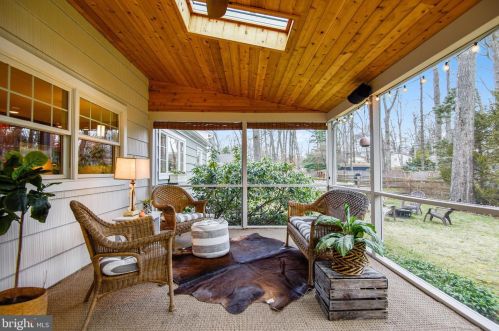 36 Whittier Pkwy, Severna Park MD 21146-3051 exterior