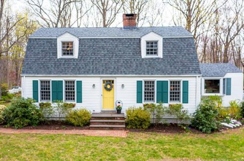 4 Huntington Way, Gales Ferry, CT 06339-1921