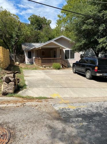 3702 Commerce St, Austin TX  78721-1108 exterior