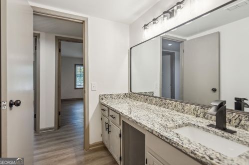 74 Montre Sq, Atlanta GA  30327-4044 exterior